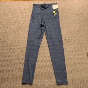 NWT Champion high rise activewear 7/8 leggings. Blue stripped. Size XS.